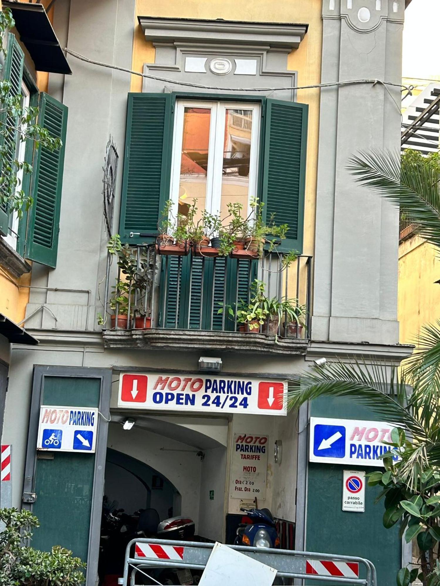 Martiri Boutique Apartment Napoli Bagian luar foto